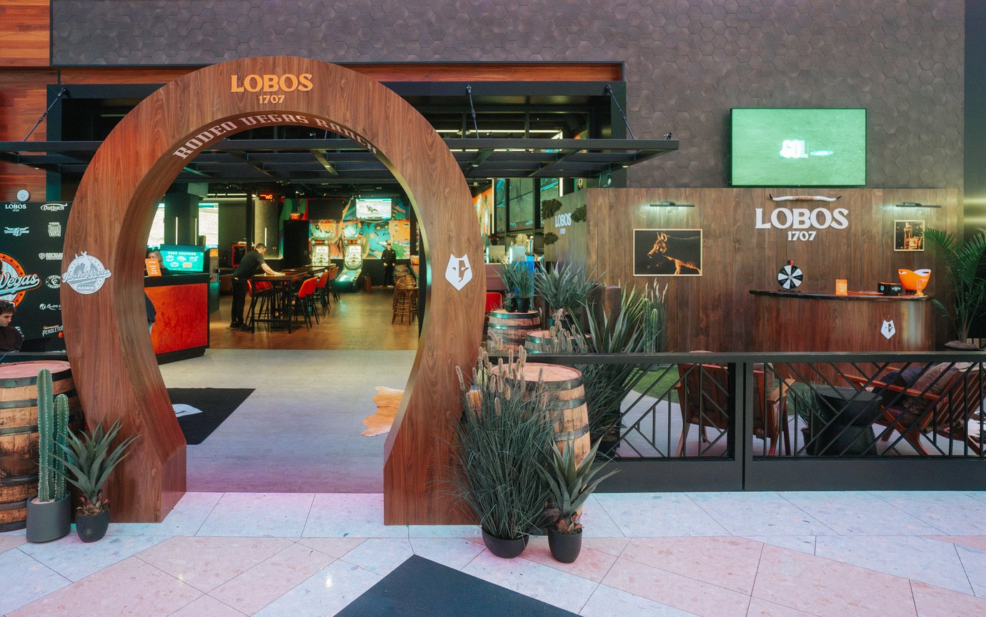 Lobos 1707 Tequila & Mezcal photo 1